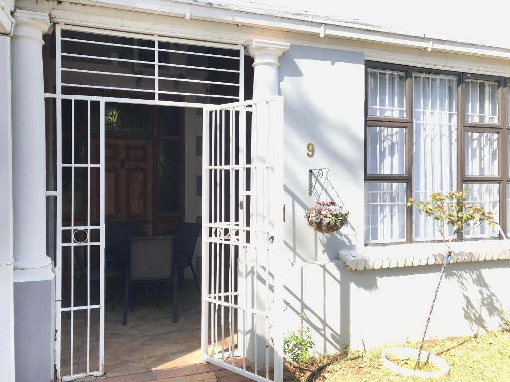 Guest entrance at Sondela Bed and Breakfast & Lodge
